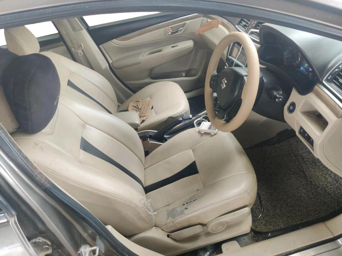 2018 Maruti Ciaz ALPHA  AT 1.5 SHVS PETROL, CNG, Automatic, 93,033 km, interior
