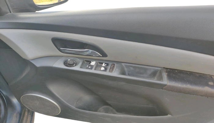 2010 Chevrolet Cruze LTZ, Diesel, Manual, 1,01,446 km, interior