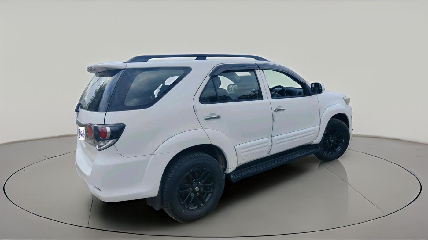2015 Toyota Fortuner 3.0 4X4 AT, Diesel, Automatic, 3,14,476 km, exterior