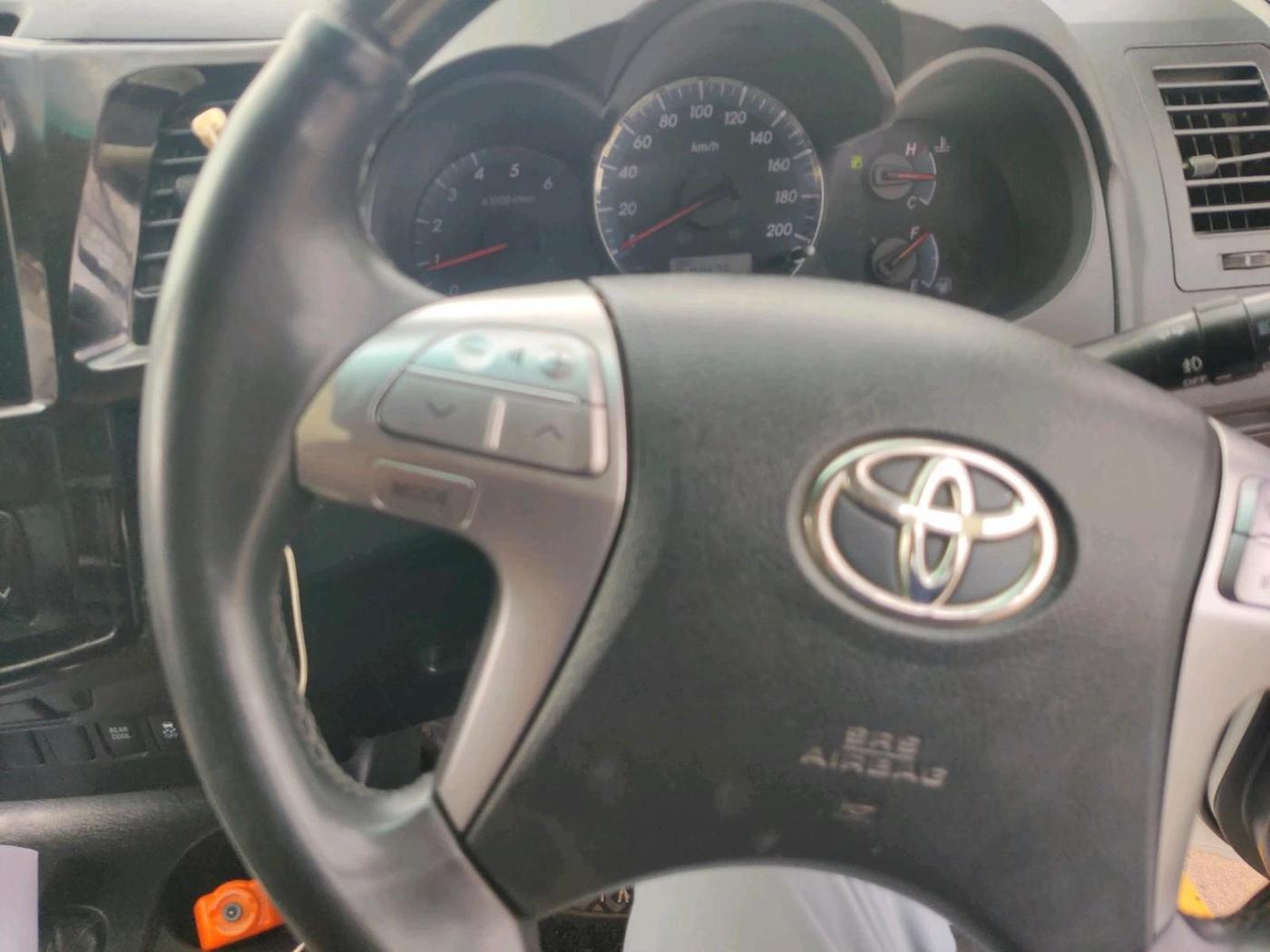 2015 Toyota Fortuner 3.0 4X4 AT, Diesel, Automatic, 3,14,476 km, interior