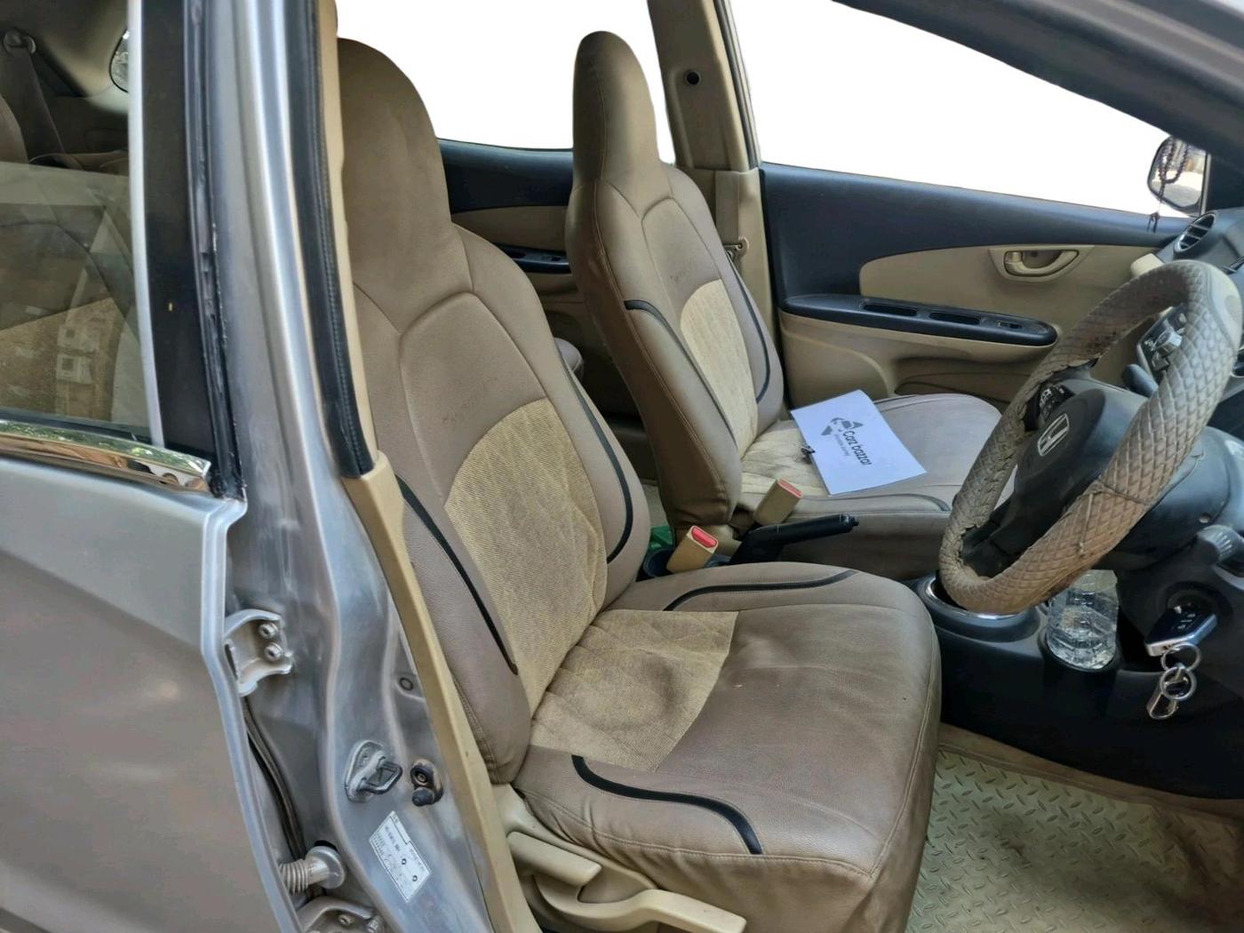 2014 Honda Mobilio 1.5L I-DTEC V, Diesel, Manual, 1,65,548 km, interior