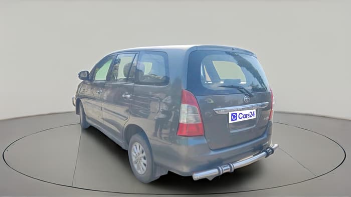 2012 Toyota Innova VX 2.5 7 STR, Diesel, Manual, 1,23,976 km, exterior