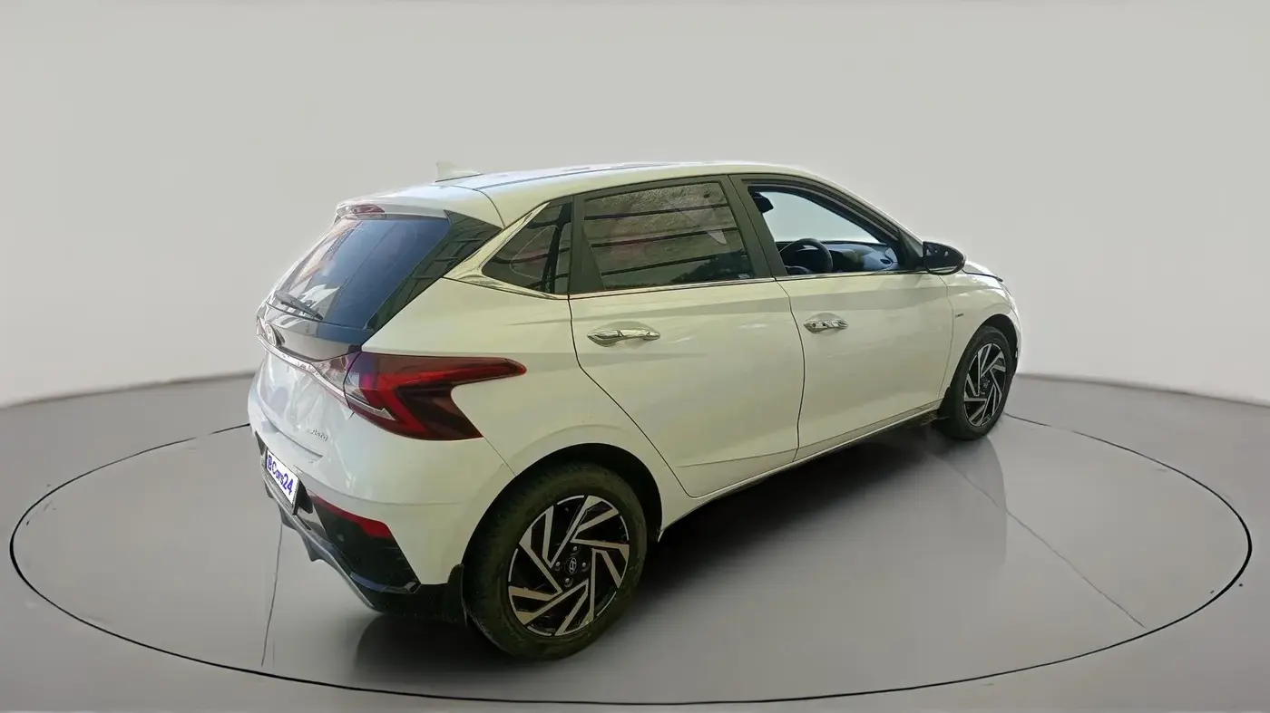 2024 Hyundai NEW I20 ASTA (O) 1.2 IVT, Petrol, Automatic, 27,167 km, exterior