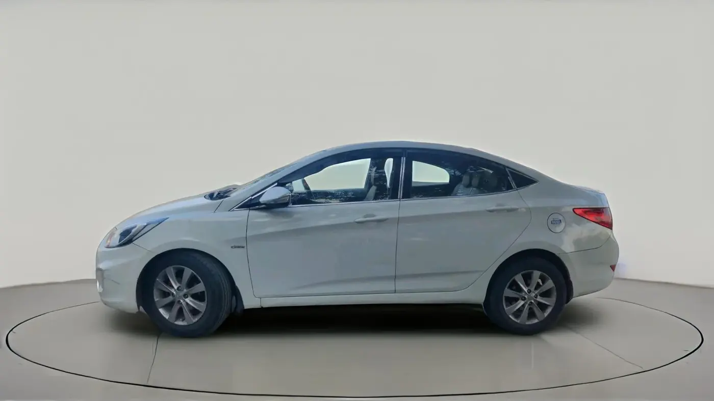2013 Hyundai Verna FLUIDIC 1.6 CRDI EX, Diesel, Manual, 1,07,066 km, exterior