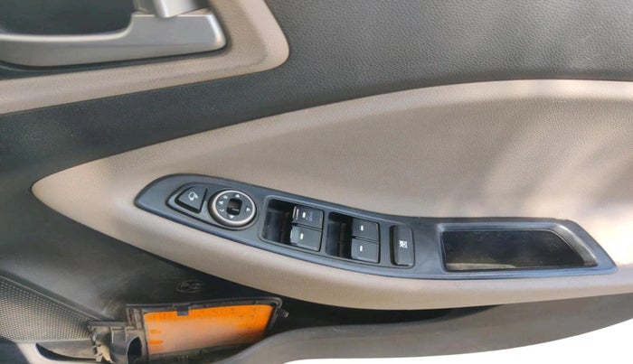 2015 Hyundai Elite i20 SPORTZ 1.4 CRDI, Diesel, Manual, 2,15,262 km, interior