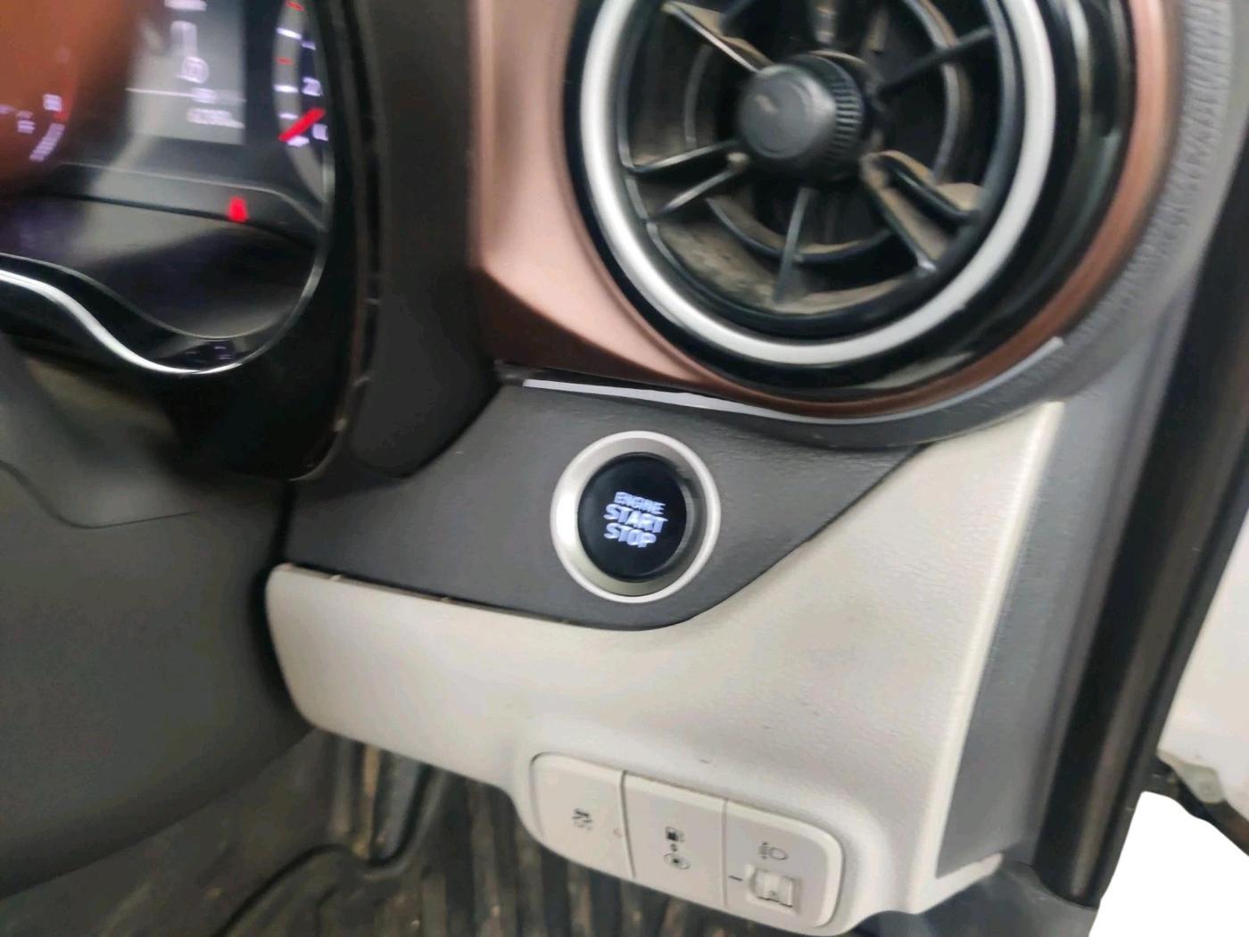2024 Hyundai AURA SX 1.2 CNG, CNG, Manual, 62,380 km, interior