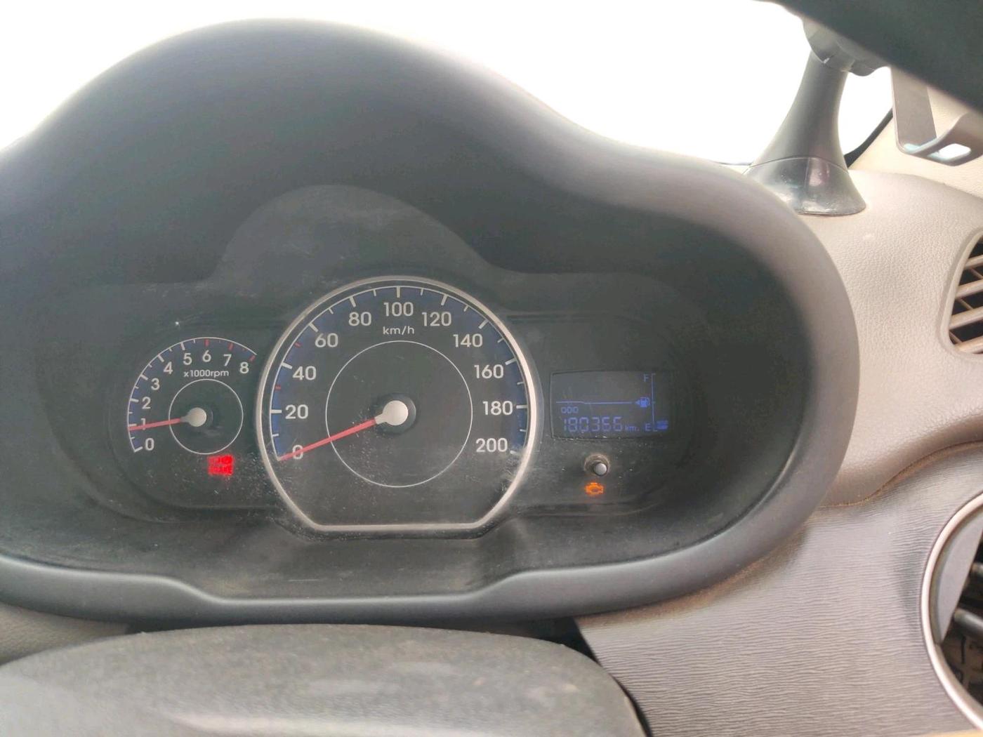 2013 Hyundai i10 ERA 1.1, CNG, Manual, 1,80,366 km, interior