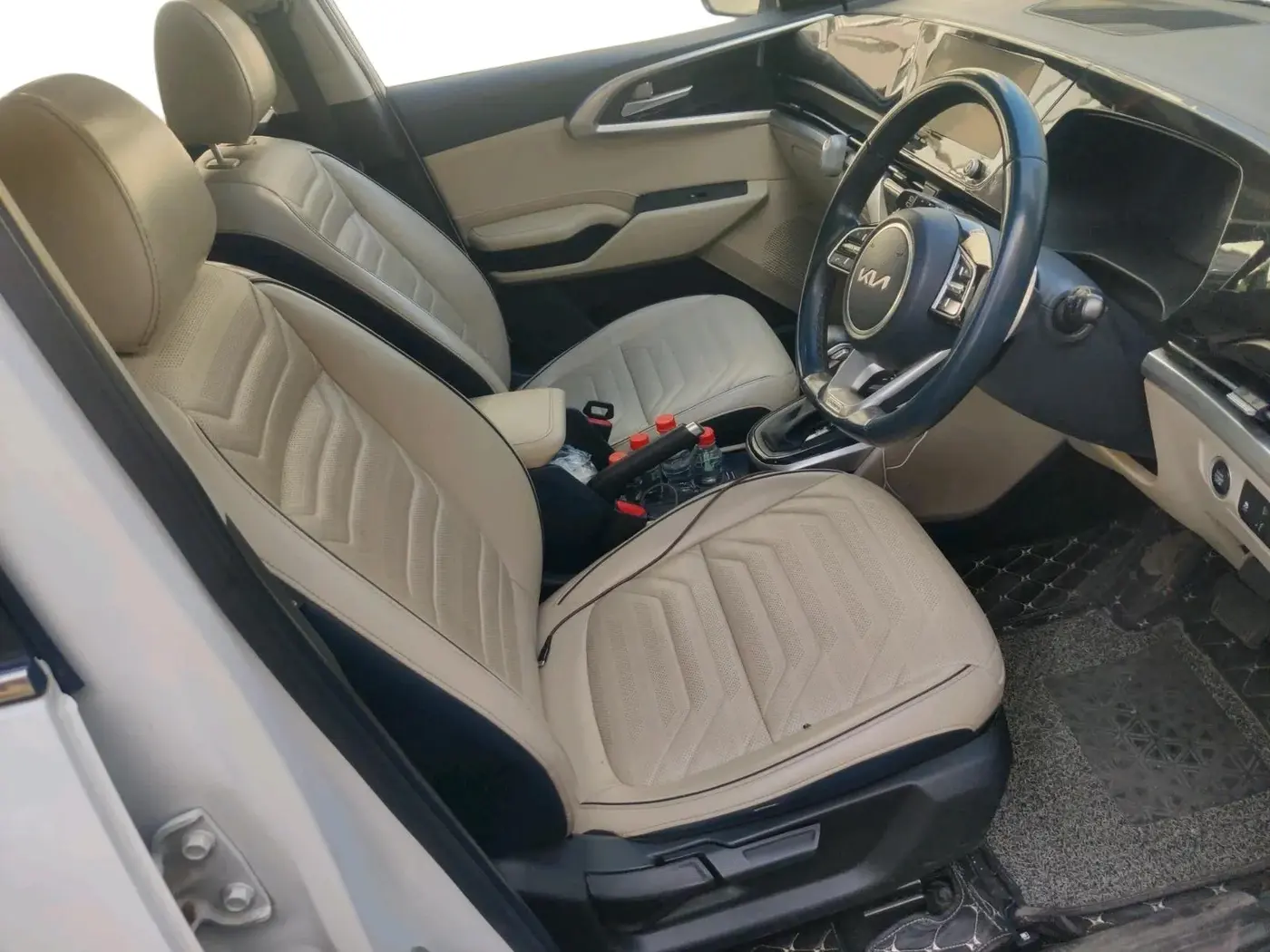 2022 KIA CARENS LUXURY PLUS 1.5 DIESEL AT 7 STR, Diesel, Automatic, 93,418 km, interior