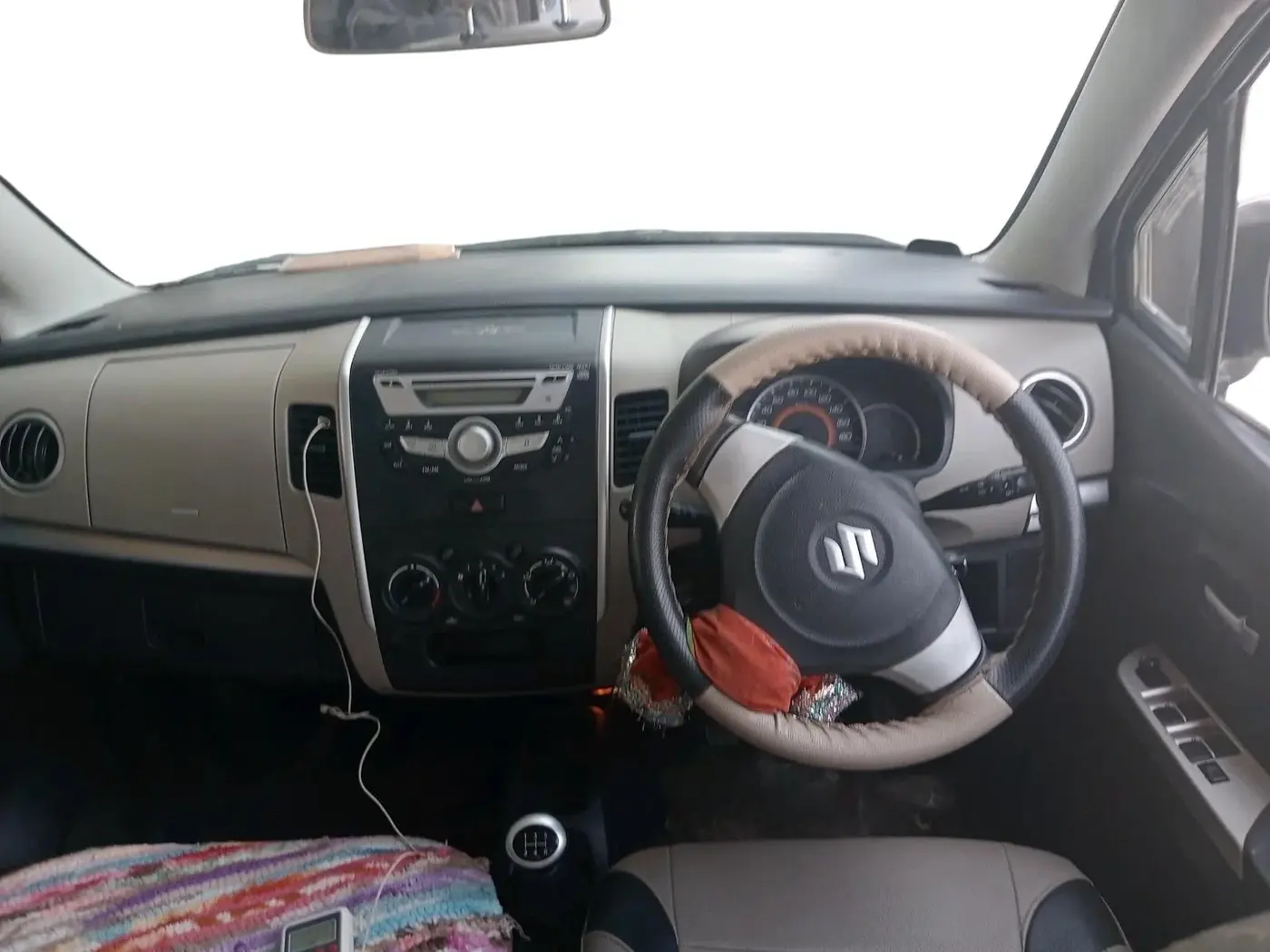 2015 Maruti Wagon R 1.0 VXI, Petrol, Manual, 30,704 km, interior