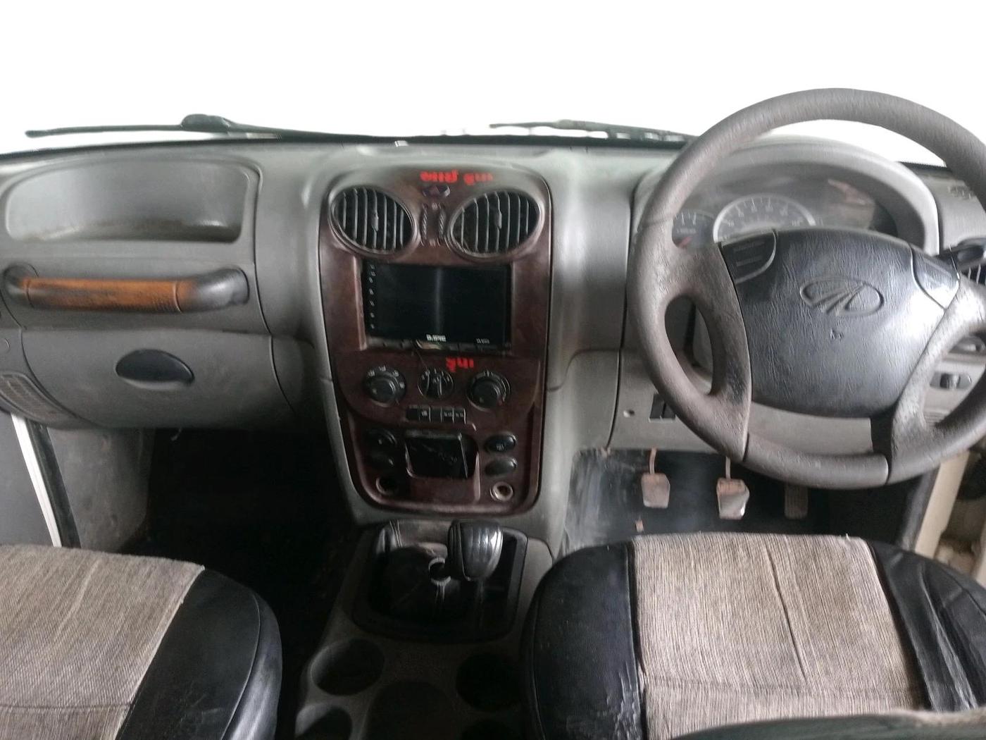 2012 Mahindra Scorpio LX BS-III, Diesel, Manual, 1,80,214 km, interior