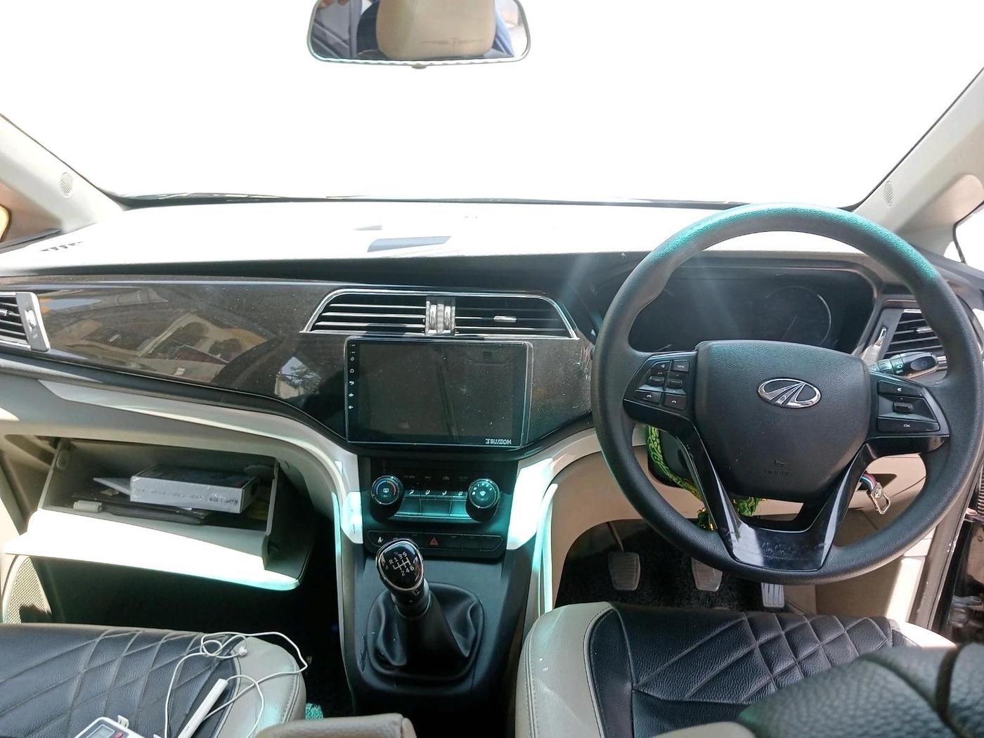 2018 Mahindra MARAZZO M6 8 STR, Diesel, Manual, 88,119 km, interior