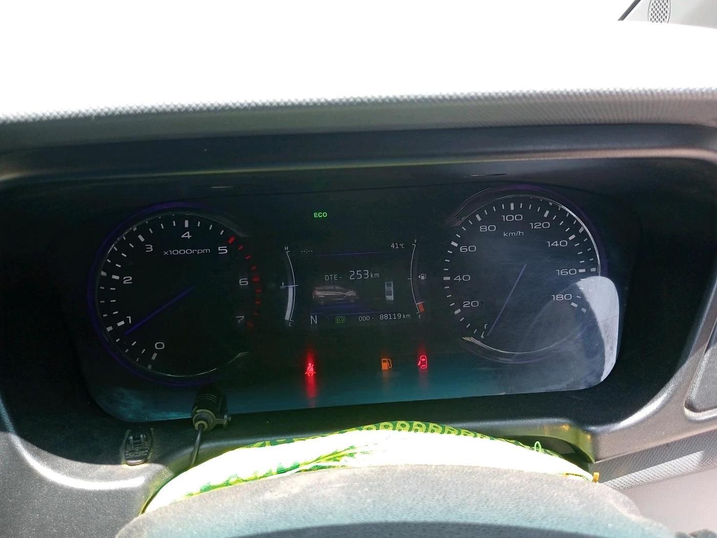 2018 Mahindra MARAZZO M6 8 STR, Diesel, Manual, 88,119 km, interior