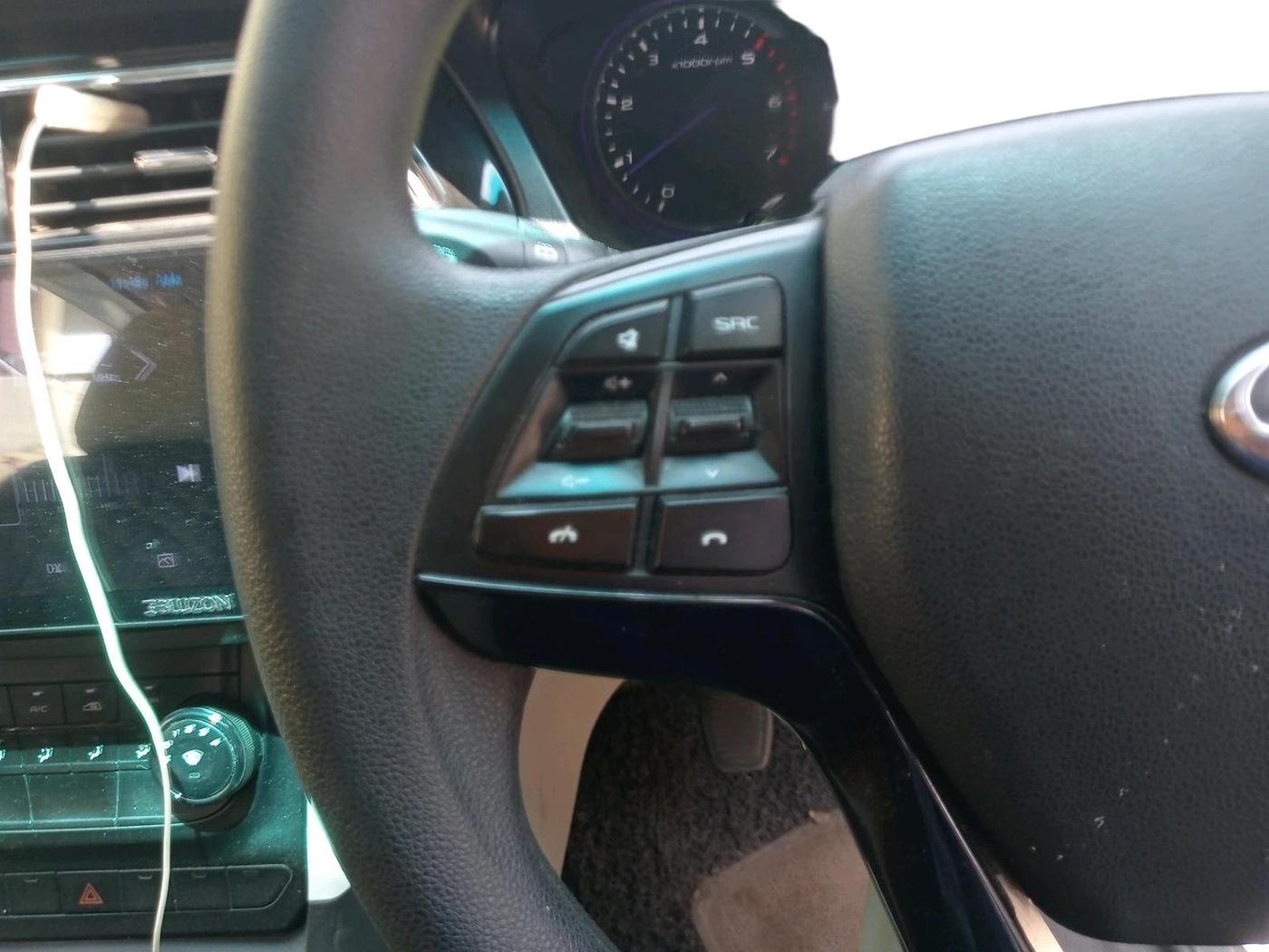 2018 Mahindra MARAZZO M6 8 STR, Diesel, Manual, 88,119 km, interior