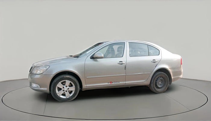 2011 Skoda Laura ELEGANCE 2.0 TDI CR MT, Diesel, Manual, 86,347 km, exterior