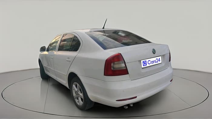 2012 Skoda Laura AMBIENTE 2.0 TDI CR MT, Diesel, Manual, 1,69,088 km, exterior