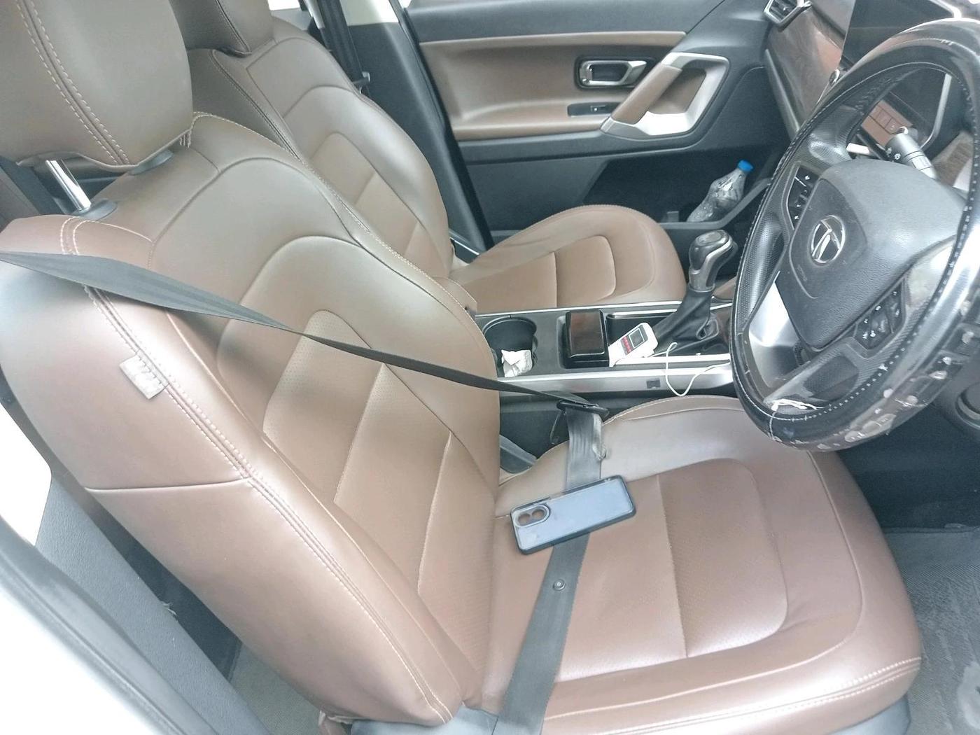 2020 Tata Harrier XZA PLUS 2.0L, Diesel, Automatic, 2,35,168 km, interior