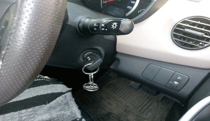 2016 Hyundai Grand i10 SPORTZ 1.2 KAPPA VTVT, Petrol, Manual, 42,692 km, interior