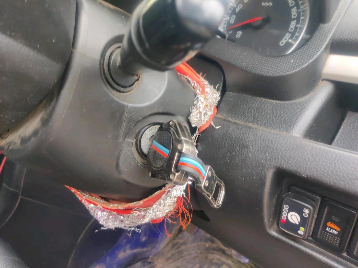 2015 Maruti Swift VXI, CNG, Manual, 1,90,398 km, interior