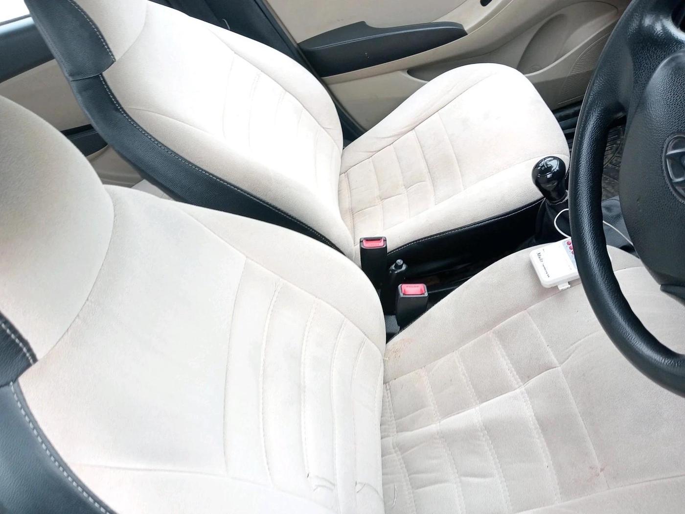 2013 Hyundai Eon MAGNA +, Petrol, Manual, 1,00,600 km, interior