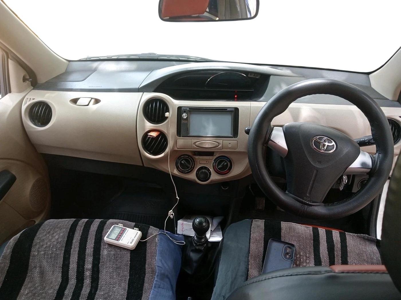 2018 Toyota Etios GXD PLATINUM, Diesel, Manual, 1,15,874 km, interior