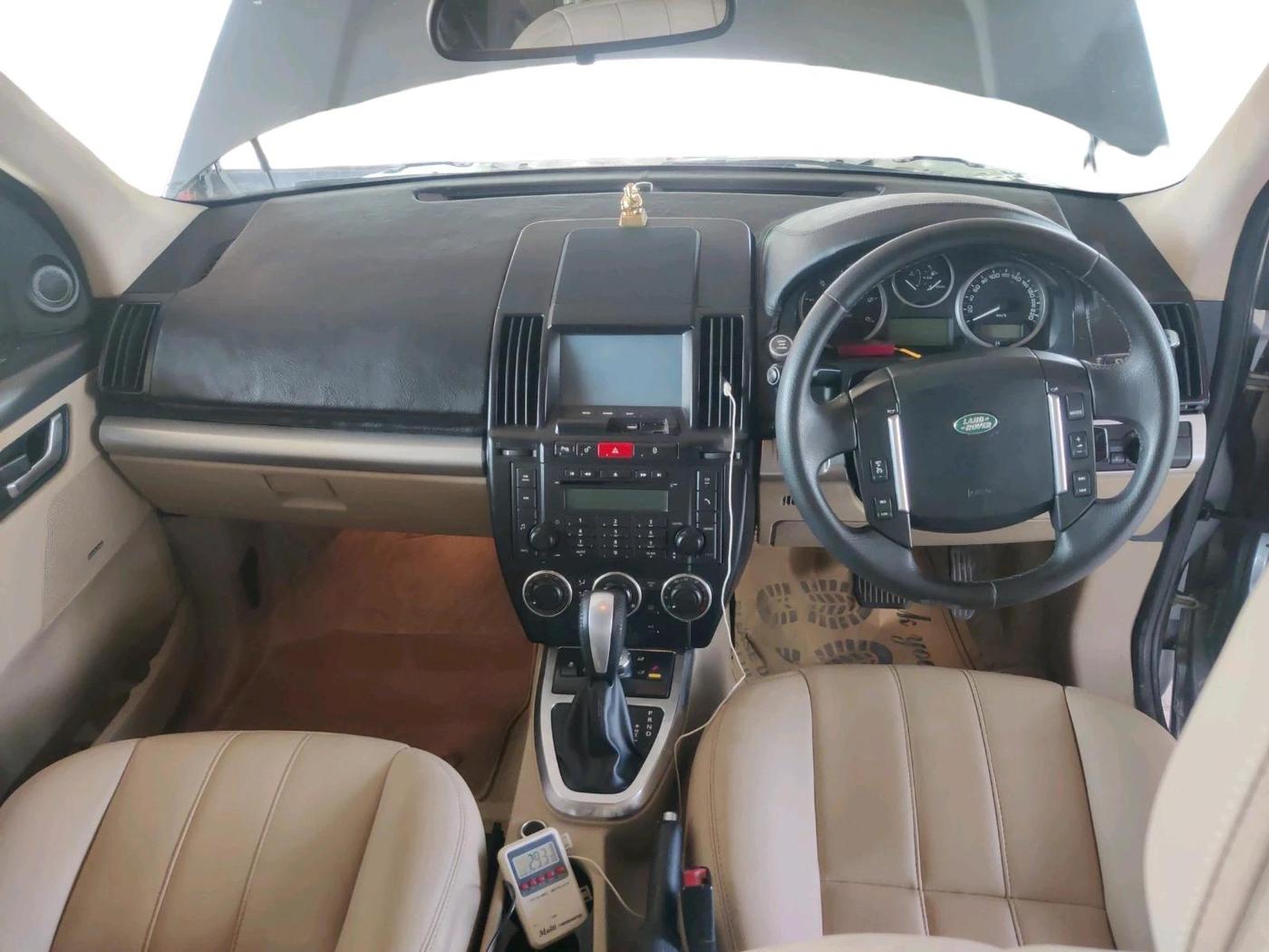 2013 Landrover Freelander 2 TD4 SE, Diesel, Automatic, 1,12,300 km, interior