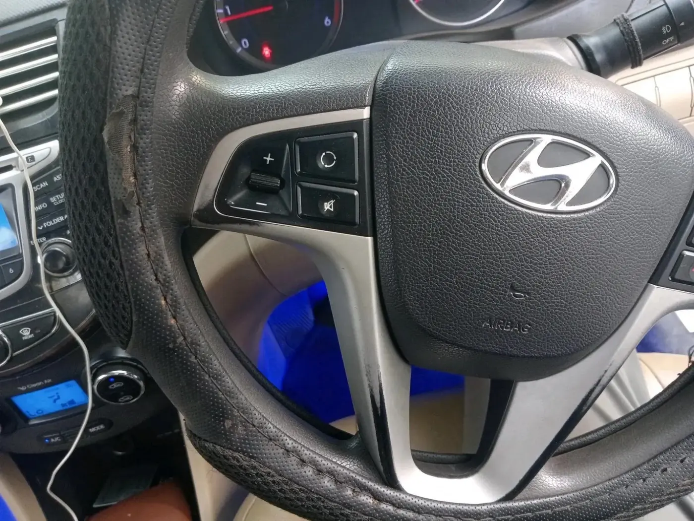 2012 Hyundai Verna FLUIDIC 1.6 CRDI EX, Diesel, Manual, 1,61,158 km, interior