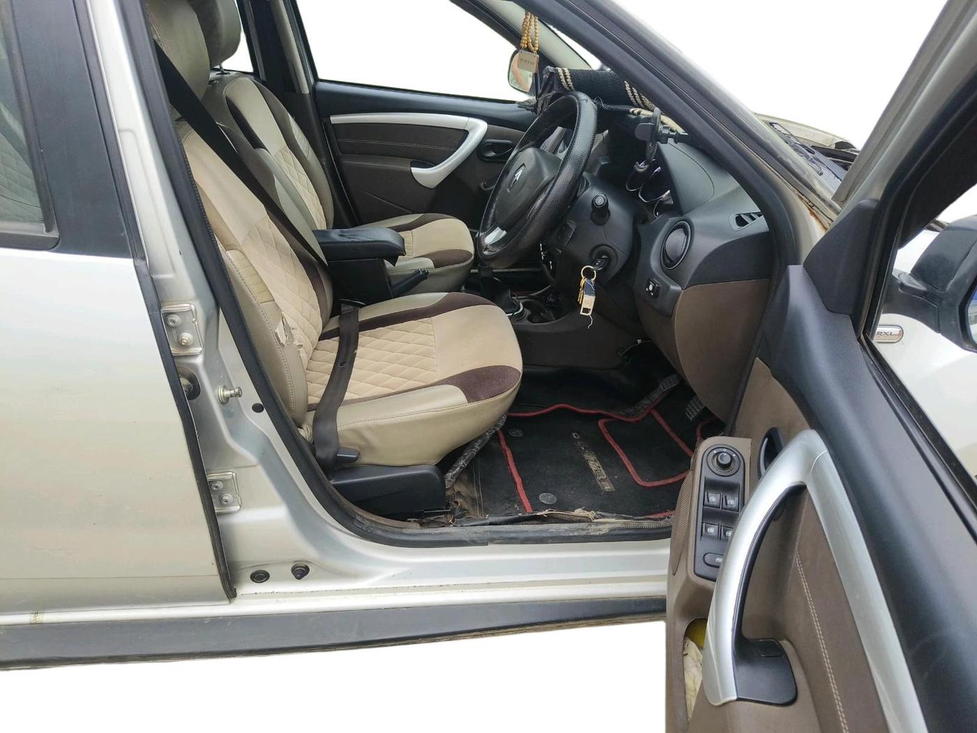 2017 Renault Duster RXL PETROL, CNG, Manual, 1,05,429 km, interior