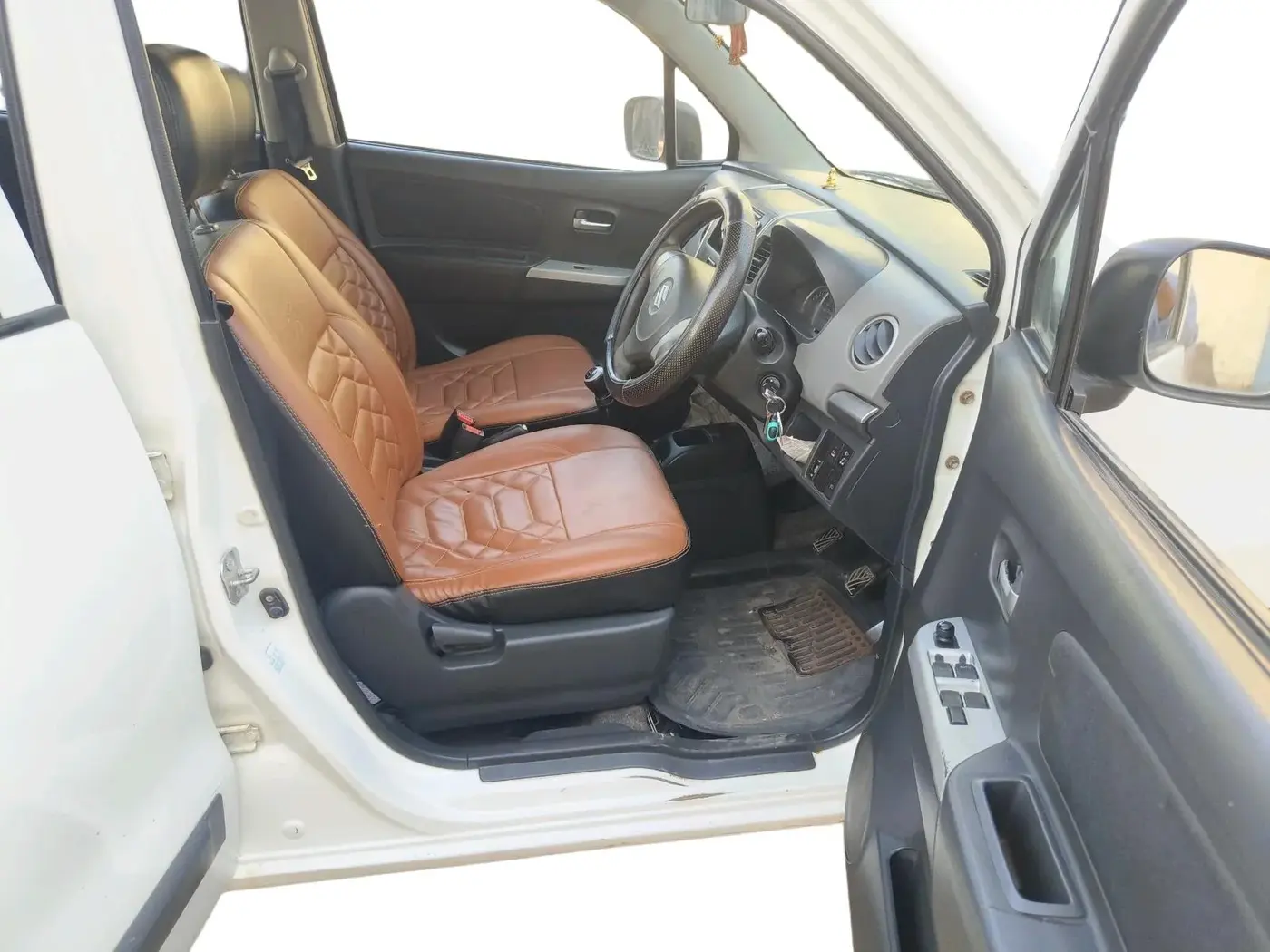 2012 Maruti Wagon R 1.0 LXI, CNG, Manual, 1,31,689 km, interior