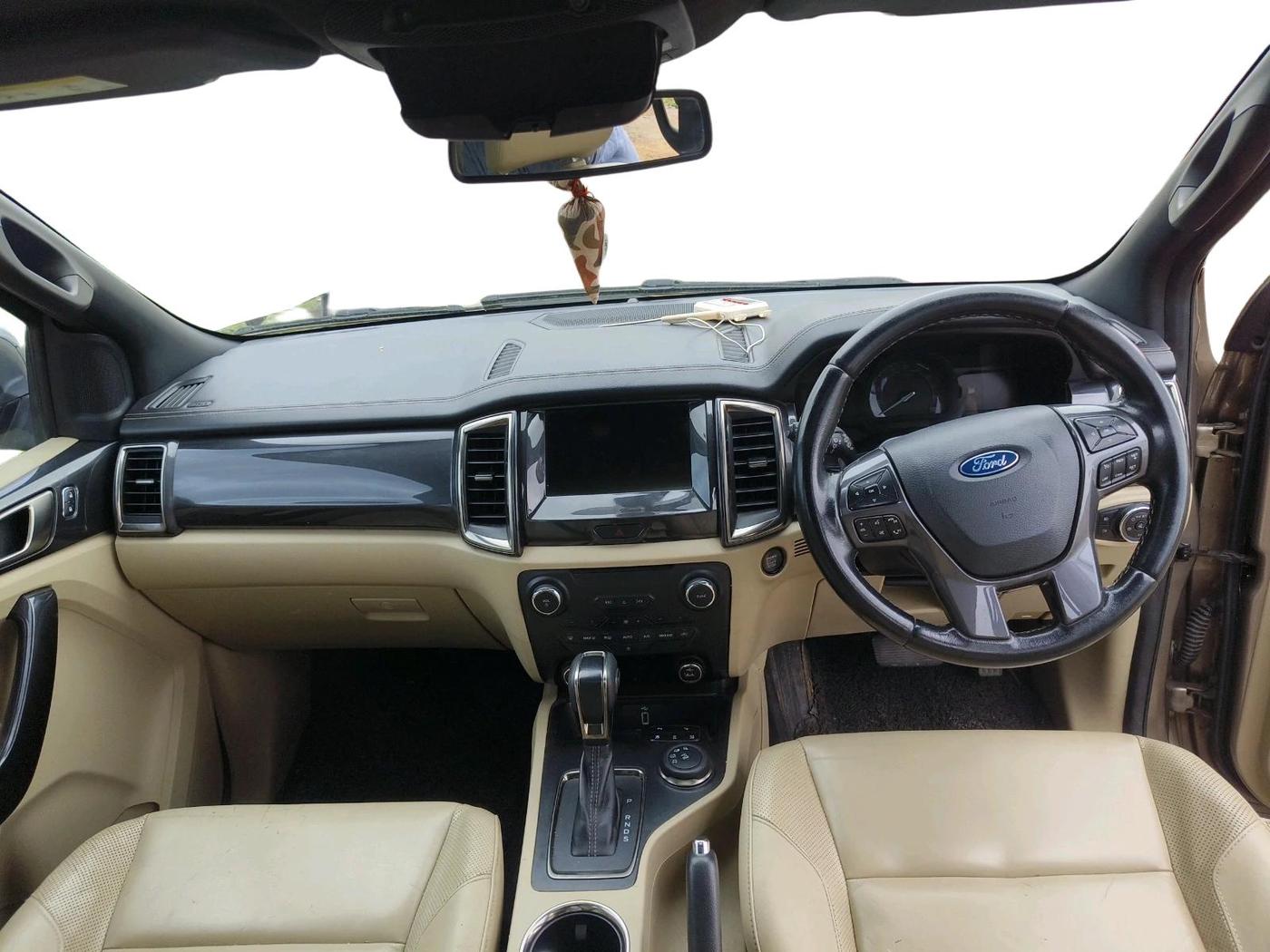 2020 Ford Endeavour TITANIUM PLUS 2.0 4X4 AT SUNROOF, Diesel, Automatic, 1,16,453 km, interior