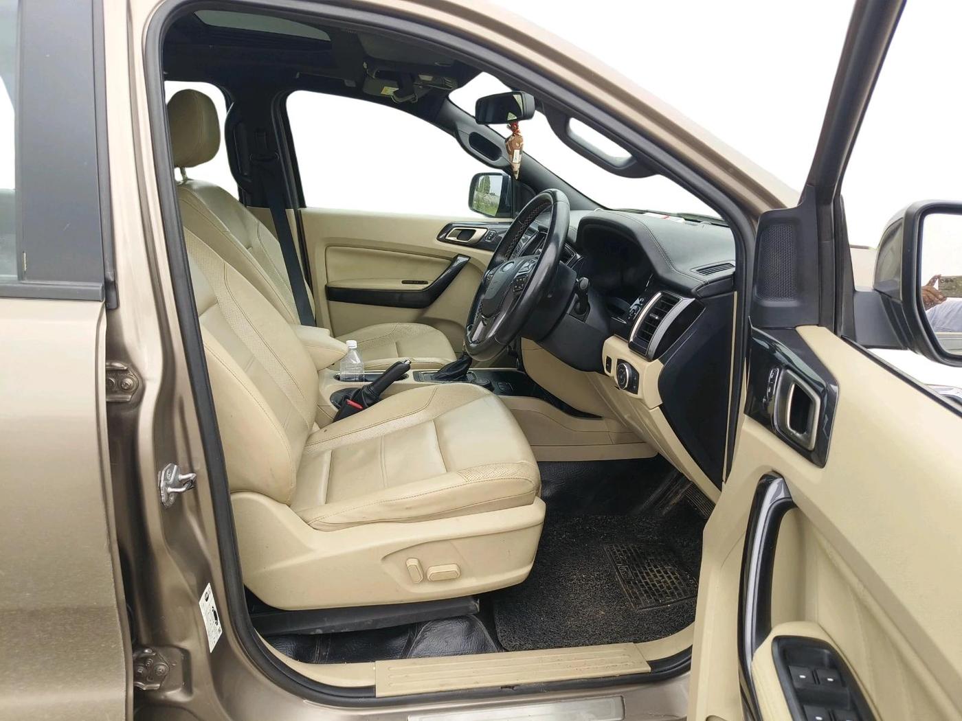 2020 Ford Endeavour TITANIUM PLUS 2.0 4X4 AT SUNROOF, Diesel, Automatic, 1,16,453 km, interior