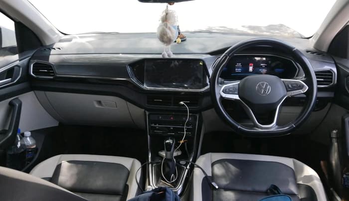 2023 Volkswagen TAIGUN TOPLINE 1.0 TSI AT, Petrol, Automatic, 28,657 km, interior