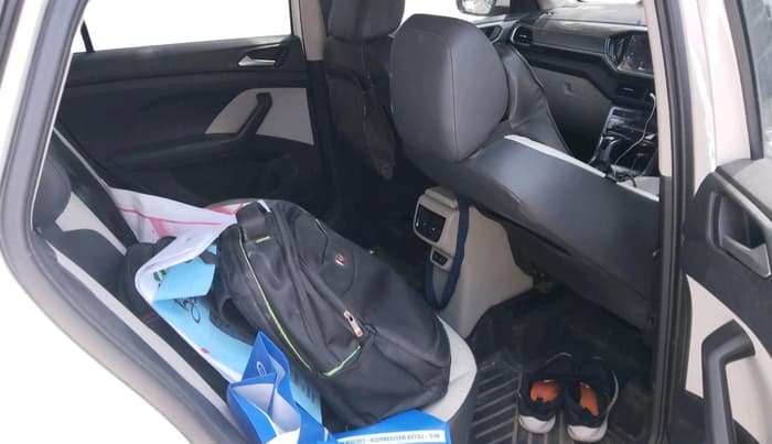 2023 Volkswagen TAIGUN TOPLINE 1.0 TSI AT, Petrol, Automatic, 28,657 km, interior