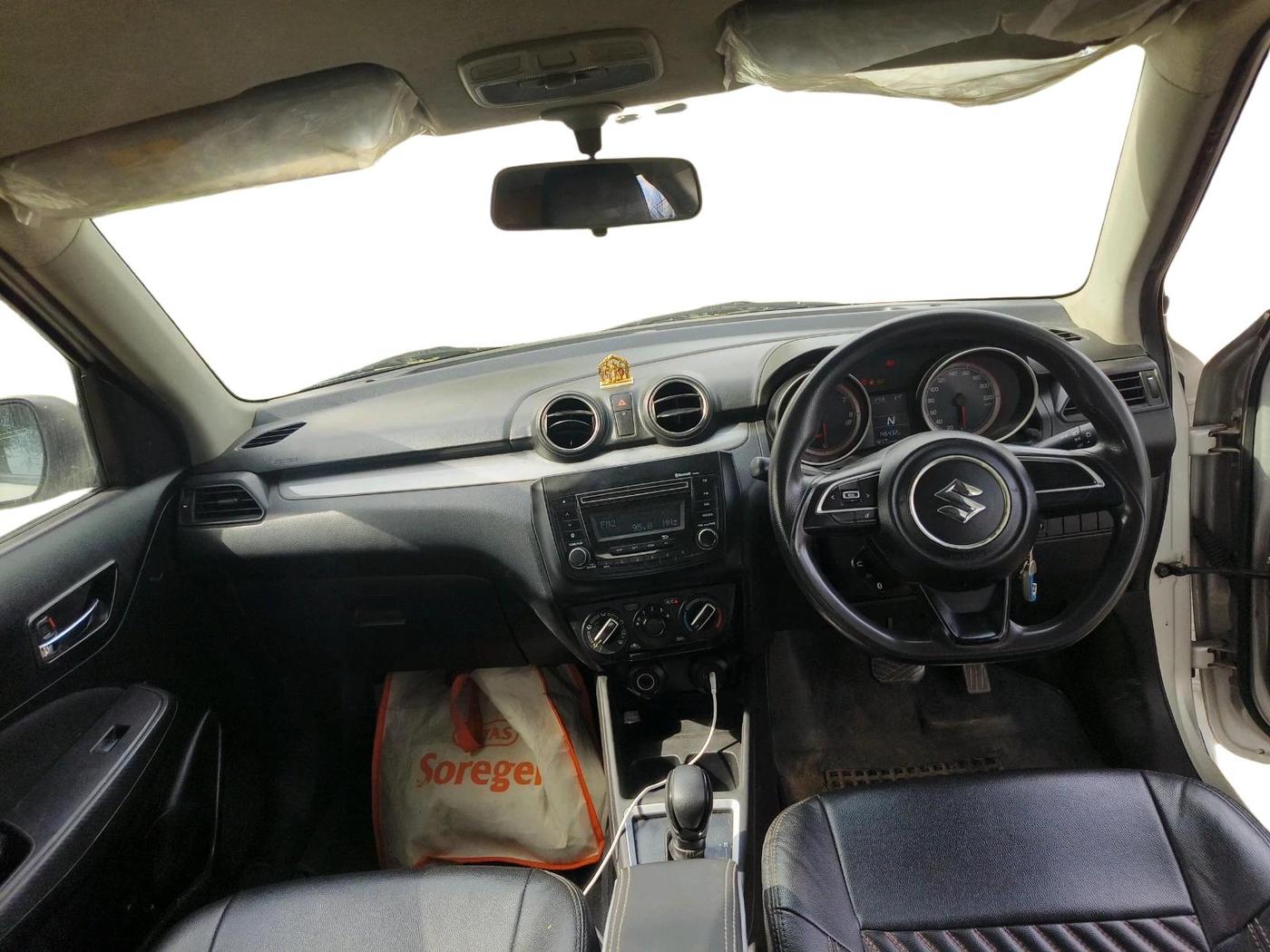 2018 Maruti Swift VXI AMT, CNG, Automatic, 1,46,432 km, interior