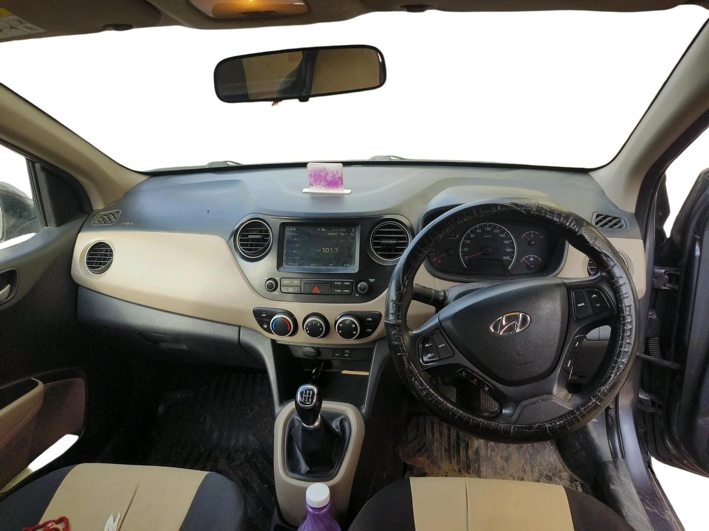 2017 Hyundai Grand i10 SPORTZ (O) 1.2 KAPPA VTVT, Petrol, Manual, 1,64,927 km, interior