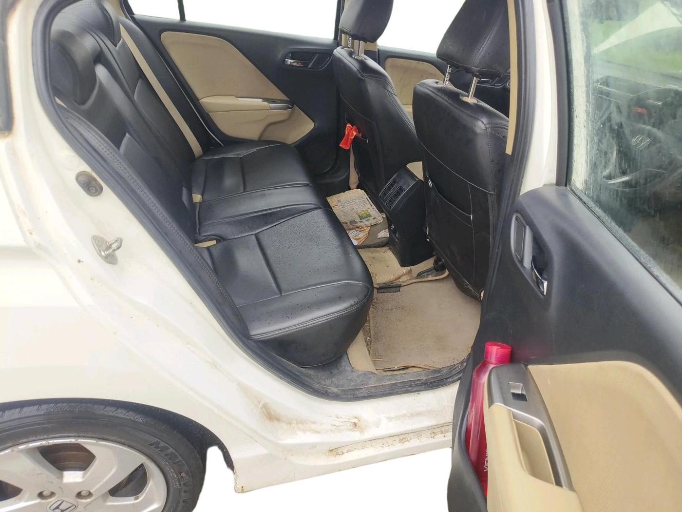 2015 Honda City 1.5L I-DTEC V, Diesel, Manual, 96,286 km, interior