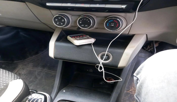 2022 Renault TRIBER RXZ, Petrol, Manual, 50,720 km, interior