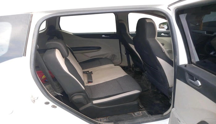 2022 Renault TRIBER RXZ, Petrol, Manual, 50,720 km, interior