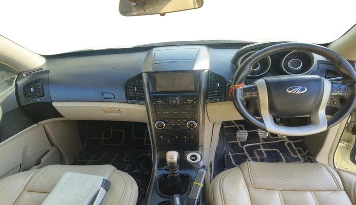 2017 Mahindra XUV500 W10, Diesel, Manual, 1,14,474 km, interior