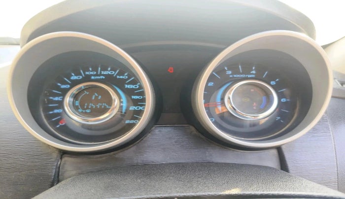 2017 Mahindra XUV500 W10, Diesel, Manual, 1,14,474 km, interior