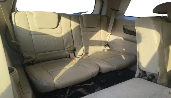 2017 Mahindra XUV500 W10, Diesel, Manual, 1,14,474 km, interior