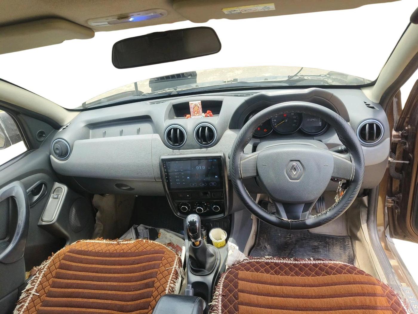 2015 Renault Duster 85 PS RXE DIESEL, Diesel, Manual, 1,45,656 km, interior