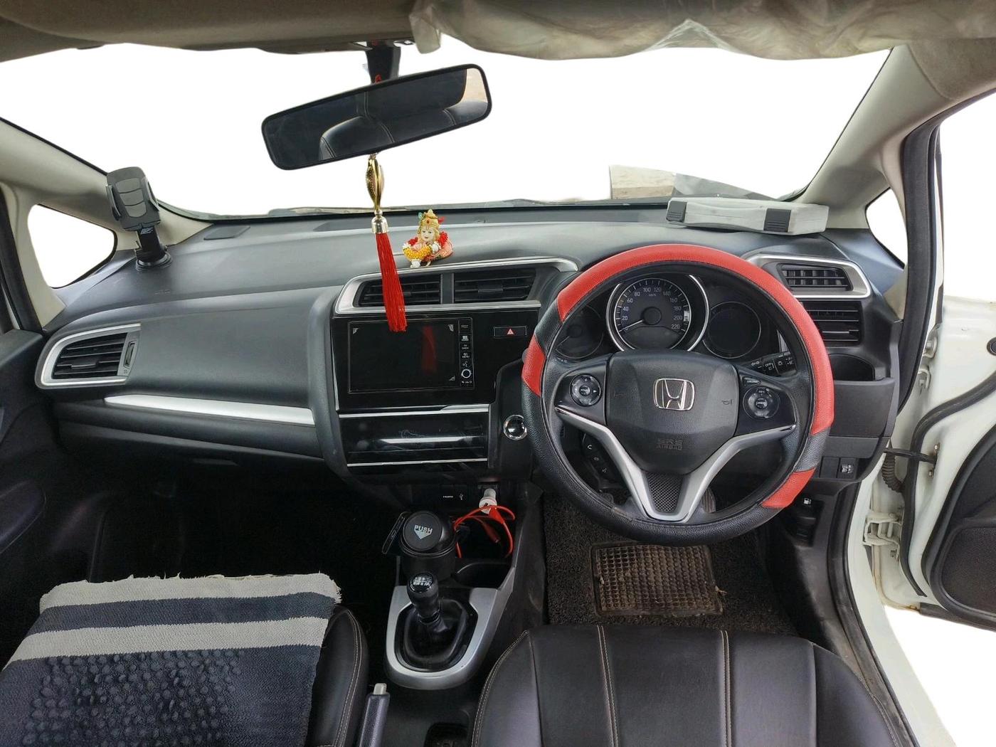 2017 Honda WR-V 1.5L I-DTEC VX MT, Diesel, Manual, 1,22,737 km, interior