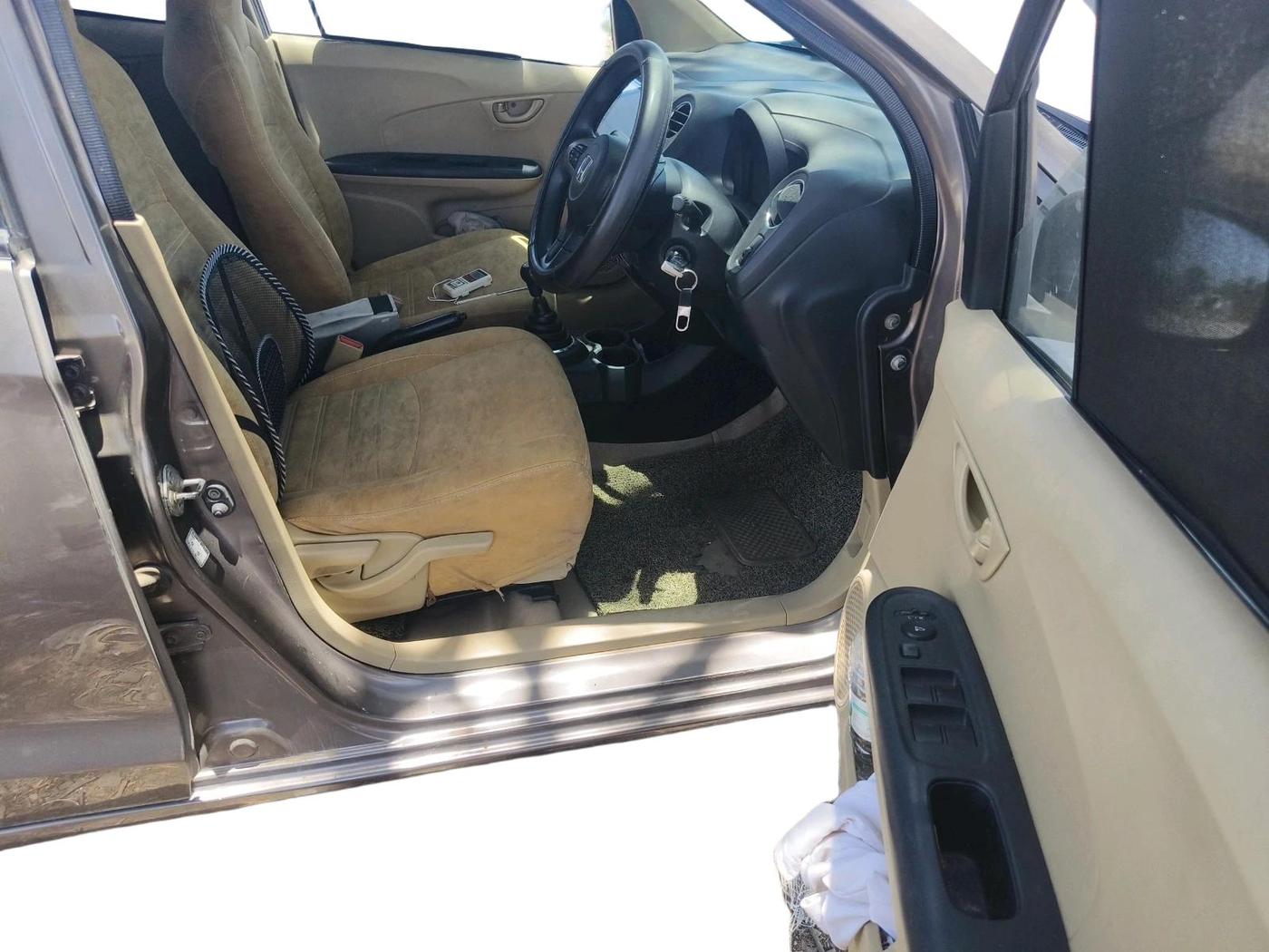 2016 Honda Amaze 1.2L I-VTEC S, CNG, Manual, 1,08,825 km, interior