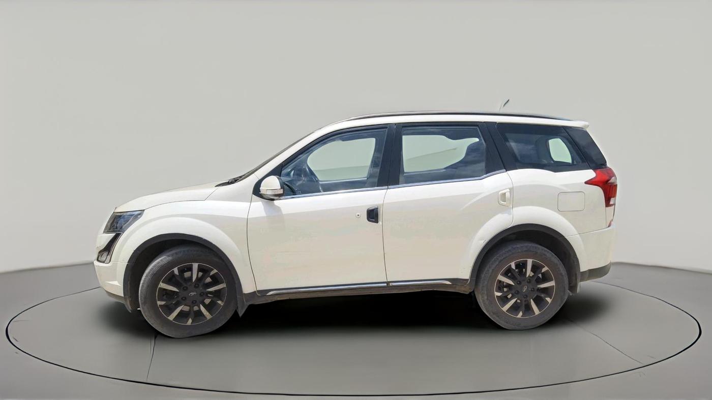 2021 Mahindra XUV500 W11 AT, Diesel, Automatic, 52,415 km, exterior