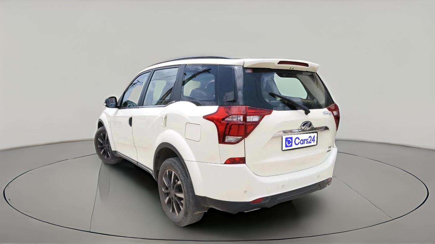 2021 Mahindra XUV500 W11 AT, Diesel, Automatic, 52,415 km, exterior