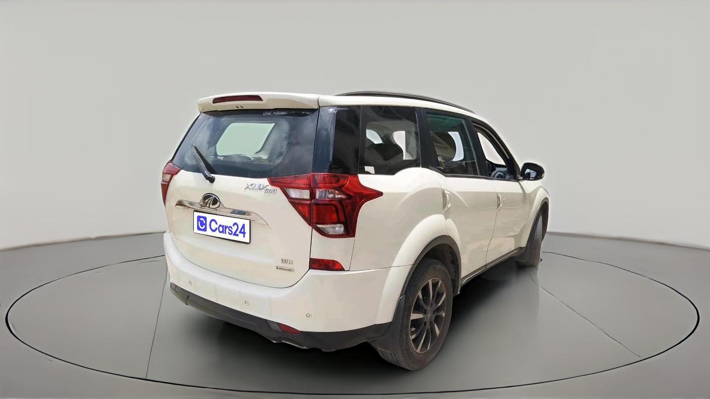 2021 Mahindra XUV500 W11 AT, Diesel, Automatic, 52,415 km, exterior