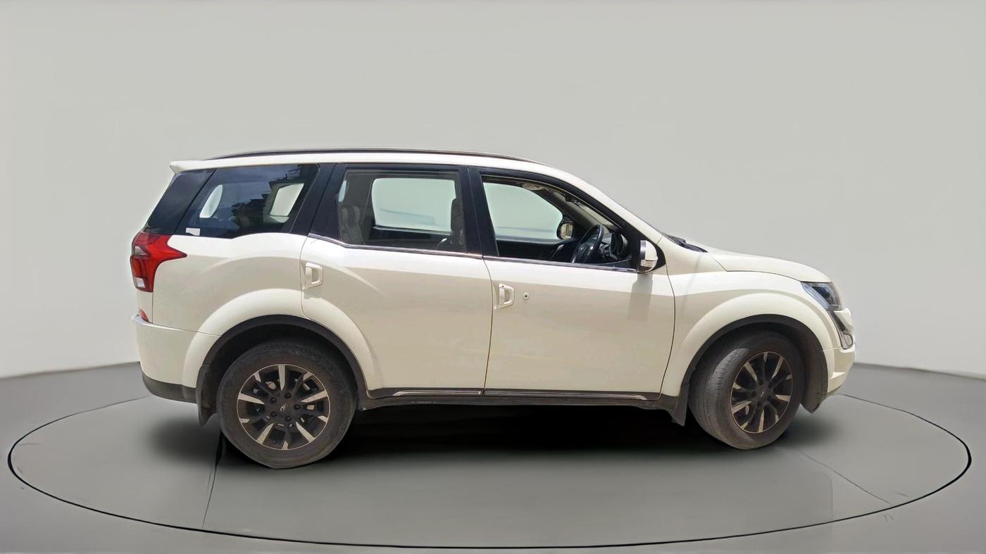 2021 Mahindra XUV500 W11 AT, Diesel, Automatic, 52,415 km, exterior