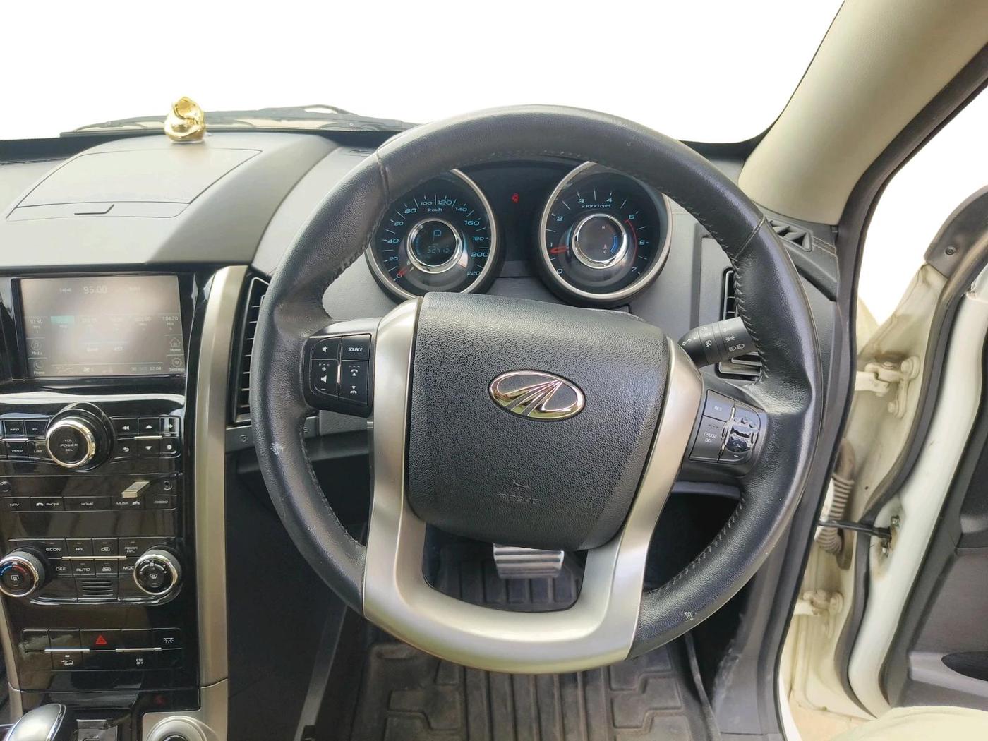 2021 Mahindra XUV500 W11 AT, Diesel, Automatic, 52,415 km, interior
