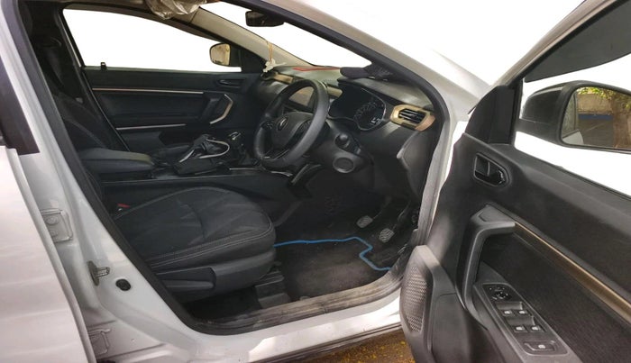 2021 Renault Kiger RXT MT, Petrol, Manual, 36,738 km, interior