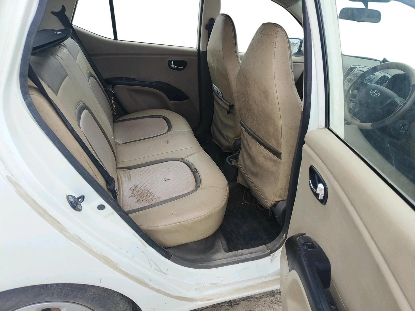 2011 Hyundai i10 MAGNA 1.1, CNG, Manual, 1,02,700 km, interior